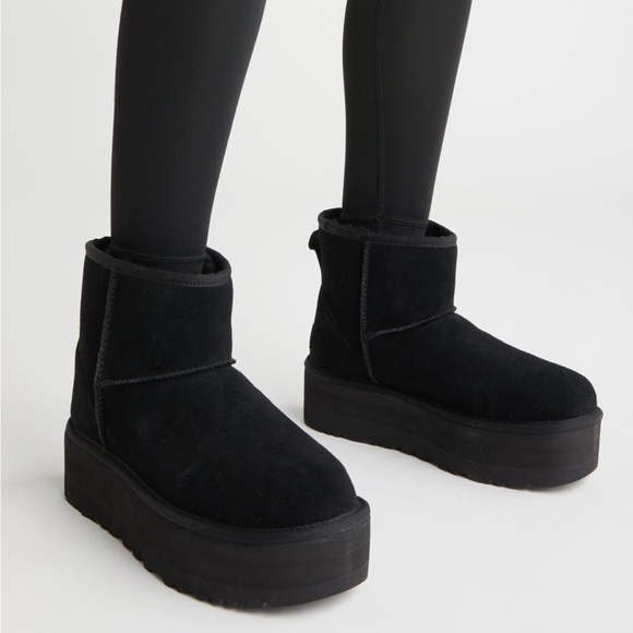 LIKE NEW UGG Classic Mini Platform Boot! - Picture 4 of 10